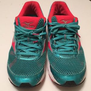 Mizuno brand running shoes